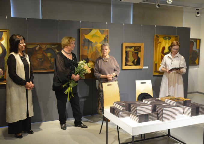 Mākslinieces Ģ. Zeiles izstādes "Deja. Savā zemē" atklāšana un biogrāfiskā mākslas albuma "Ģertrūde Zeile. Piederība" prezentācija. R. Vancānes foto.